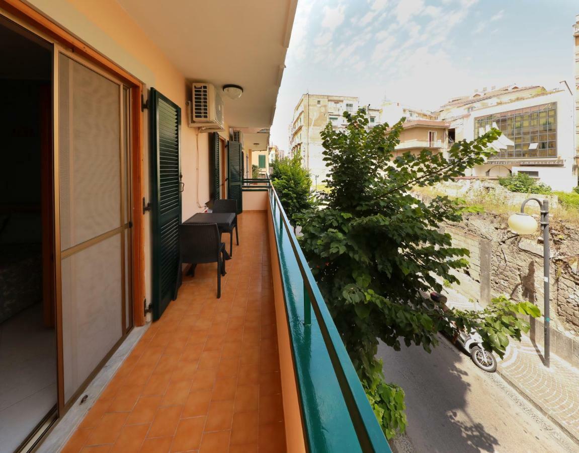Апартаменты Raimo House Кастелламмаре-ди-Стабия Экстерьер фото